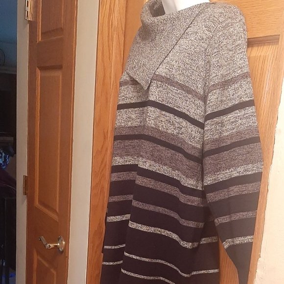 Gray and Black stripped sweater - Picture 2 of 4